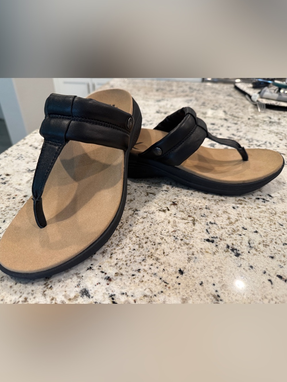 Kuru Womens CODA SUVI Flip Flop Sandal Jet Black Leather size 10
